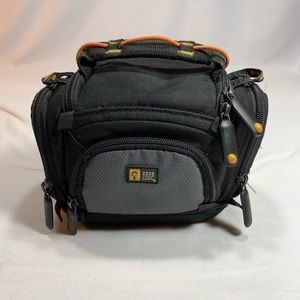 🔹 Case Logic Camera Case🔹